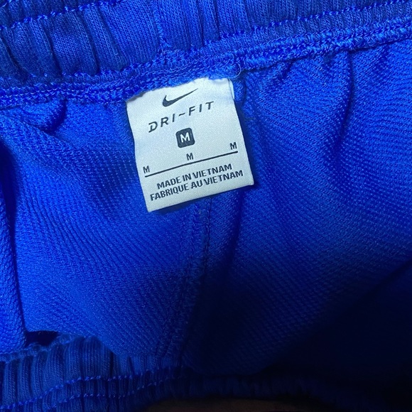 MENS NIKE BLUE PEACE LOVE BASKETBALL SHORTS - Picture 2 of 4